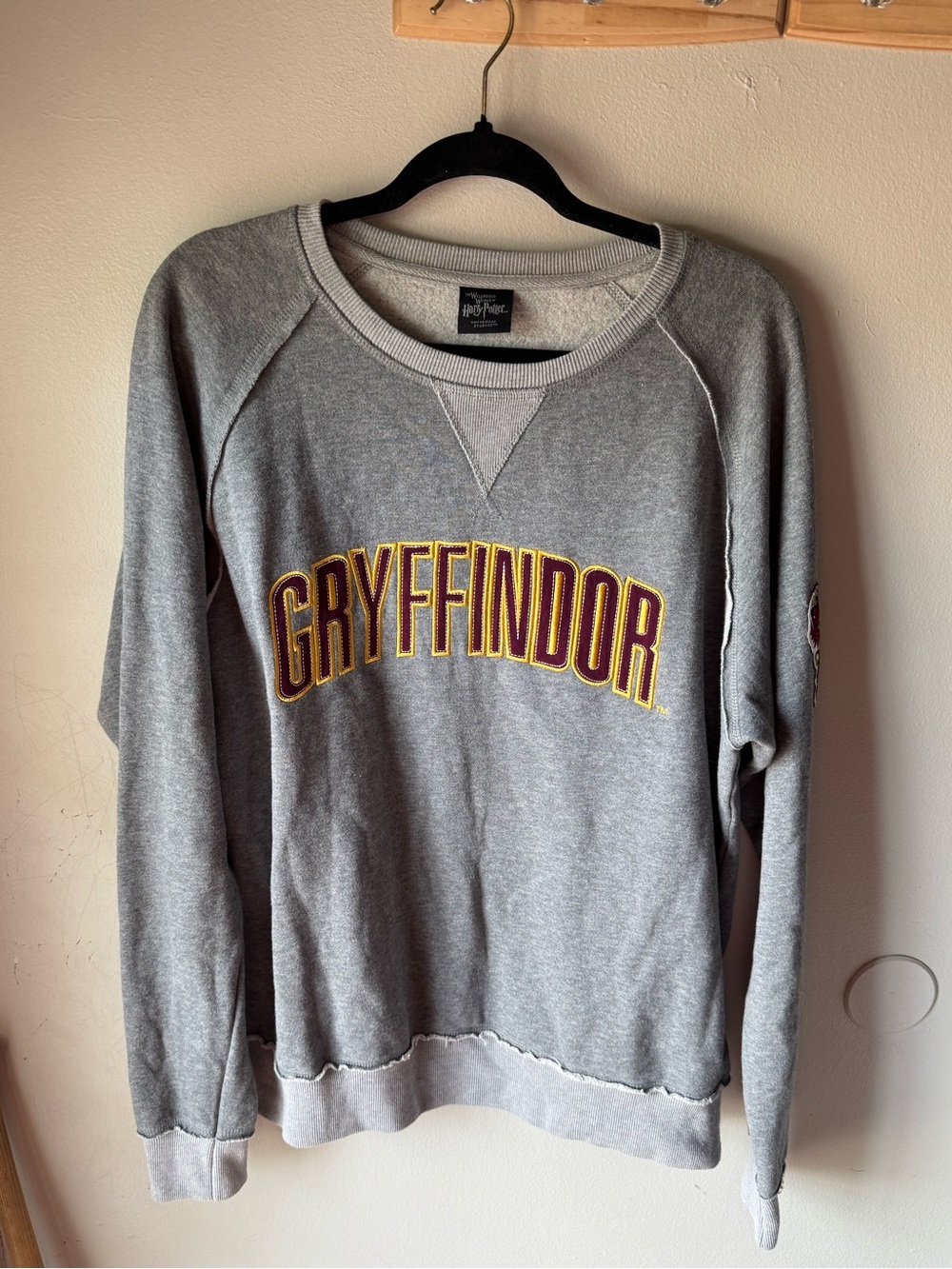 Universal Studios Harry Potter Gryffindor Crewneck Sweatshirt Large Patch